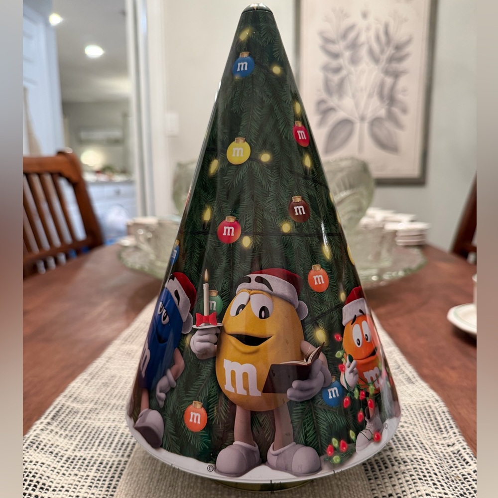 M&M's Musical Christmas Tree Tin - Limited Edition (2017)